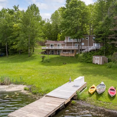 Lakeside Retreat | Hot Tub, Kayak, Arcade, Pontoon