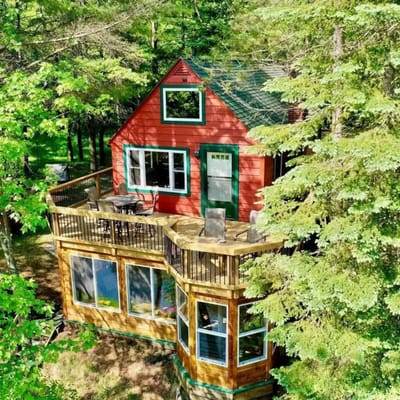 Secluded Riverfront Cottage | Sauna, Fire & Kayaks