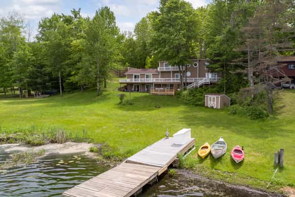 Lakeside Lodge Retreat - Image 1