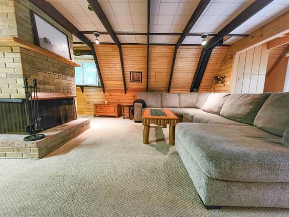 A-Frame | Hot Tub, Fireplace, River, Kayaks &Tubes