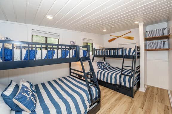 Lakefront | Sauna, Kayaks, Fire Pit, & Huge Deck