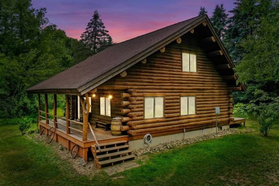 Secluded | Sauna, Fire Pit & 20 Acres of Trails